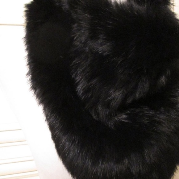 Real 100% Luxurious Black Rabbit Fur Neck Scarf - Picture 5 of 5